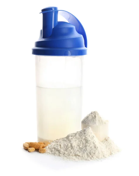 Mäta Scoop Med Proteinpulver Och Flaska Vatten Vit Bakgrund — Stockfoto