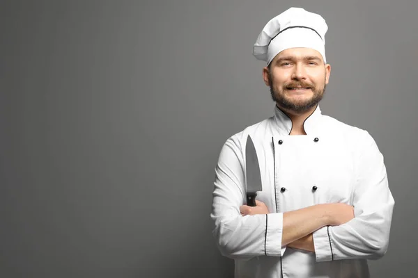 Stilig hane kock på grå bakgrund — Stockfoto