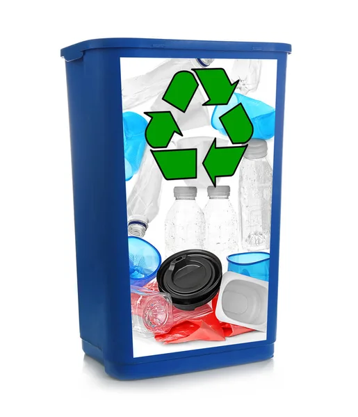 Conceito Reciclagem Lata Para Lixo Plástico Livre Isolado Branco — Fotografia de Stock