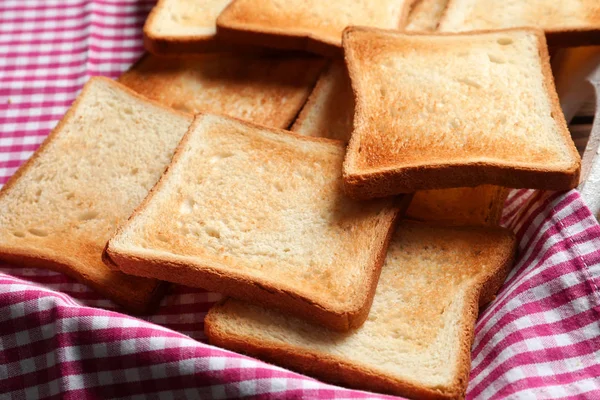ナプキンにおいしいトースト — ストック写真