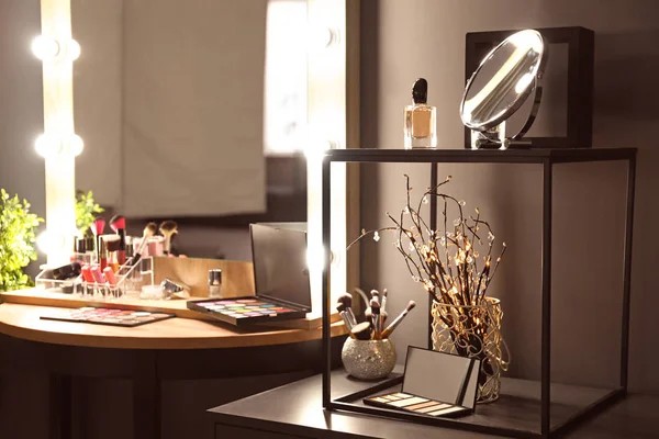 Spegel Med Lampor Modern Makeup Rum — Stockfoto