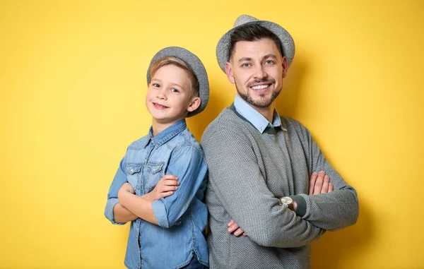 Eleganta Far Och Son Färgbakgrund — Stockfoto