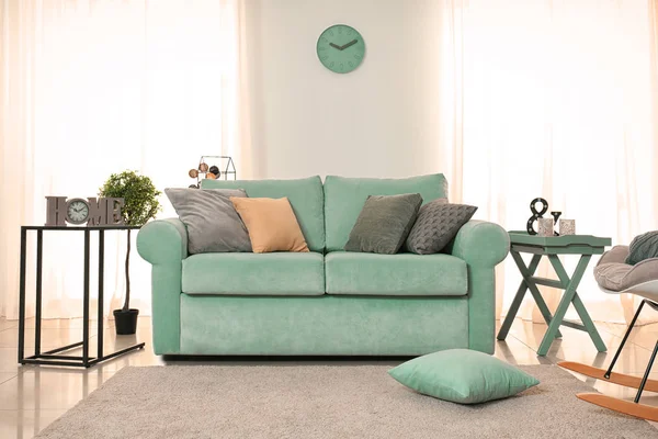 Wohnzimmereinrichtung Mit Bequemer Mint Couch — Stockfoto