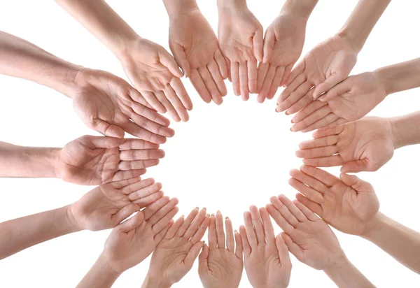 Jovens fazendo círculo com as mãos como símbolo de unidade, sobre fundo branco — Fotografia de Stock