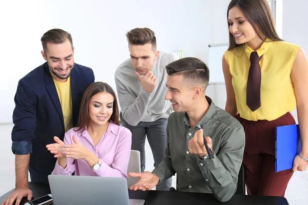 Team von Spezialisten in Arbeit — Stockfoto