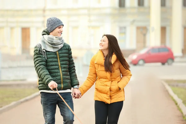 Schattig Paar Warme Kleding Voor Buiten — Stockfoto