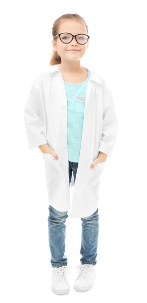 Petite fille en uniforme de médecin — Photo