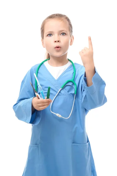 Petite fille en uniforme de médecin — Photo