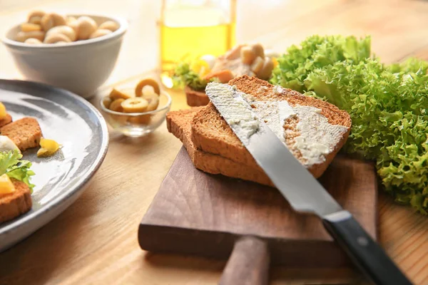 Board with toasts for  bruschetta — Stock Photo, Image