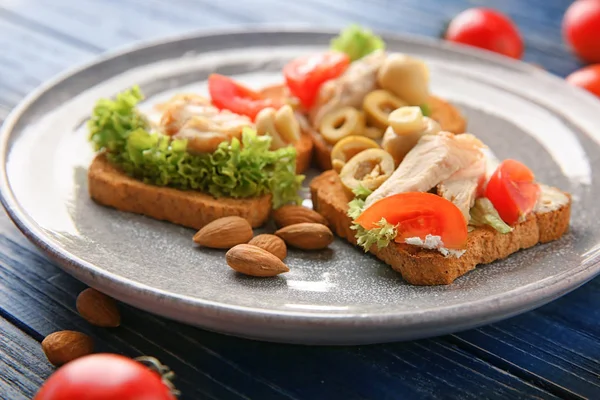 美味鸡肉 bruschettas — 图库照片