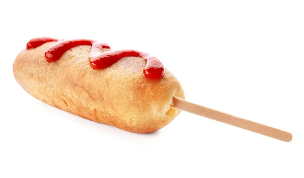 Gustoso corn dog con ketchup — Foto Stock