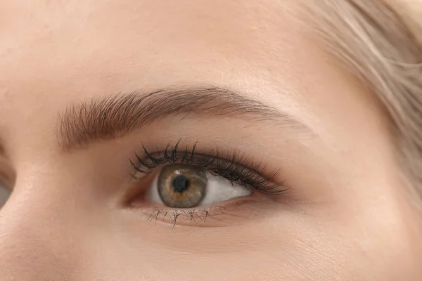 Junge Frau Mit Schönen Augenbrauen Nahaufnahme — Stockfoto