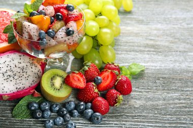 lezzetli meyve salatası 