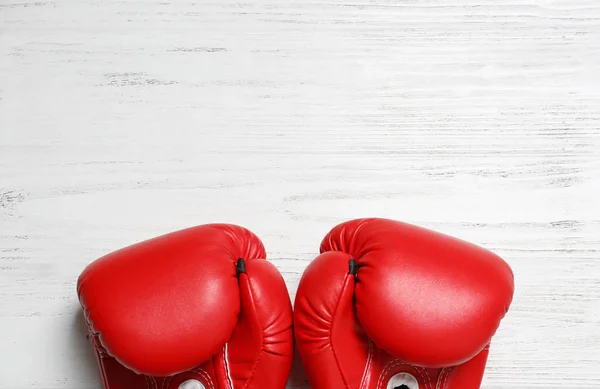 Boxhandschuhe Auf Holzgrund — Stockfoto