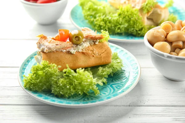 Tasty chicken bruschetta — Stock Photo, Image