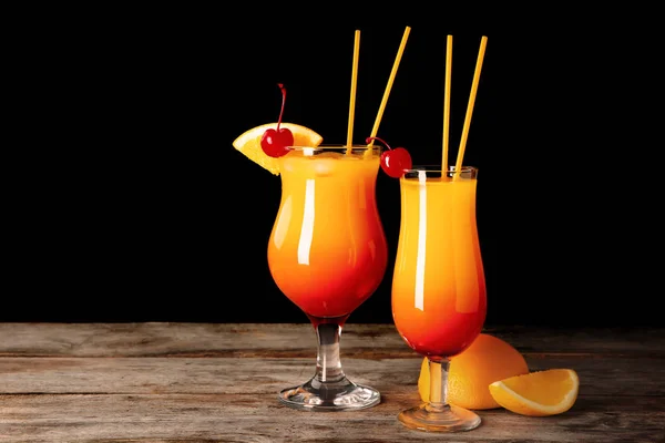 Glasses of Sex on the Beach cocktail — Stock Photo, Image