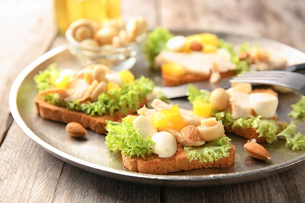 Savoureux bruschettas de poulet — Photo