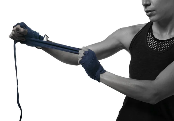 Boxer Vrouw Toepassen Wrist Wraps Witte Achtergrond — Stockfoto