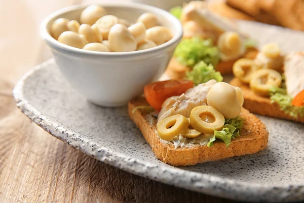 Saboroso bruschetta de frango — Fotografia de Stock