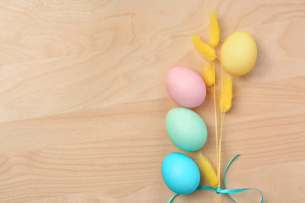 Coloridos huevos de Pascua —  Fotos de Stock