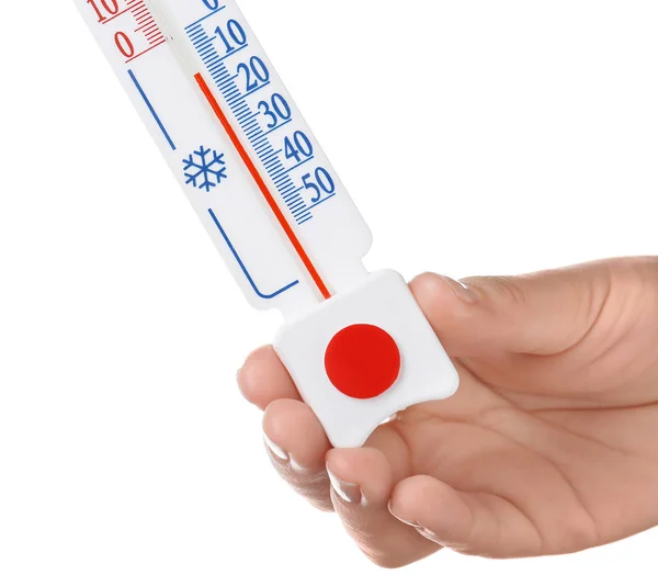 Vrouw met weer thermometer op witte achtergrond — Stockfoto