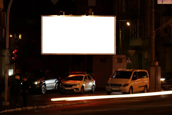 Tablero Anuncios Blanco Calle Por Noche — Foto de Stock