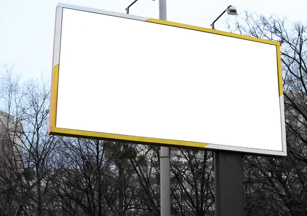 Placa Publicitária Branco Rua Cidade — Fotografia de Stock