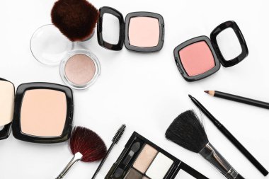 Dekoratif kozmetik ve araçları