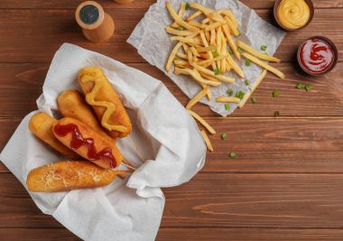 Lezzetli sosisli masada soslar