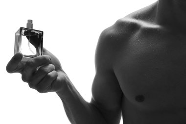 Yakışıklı erkek parfüm şişe 