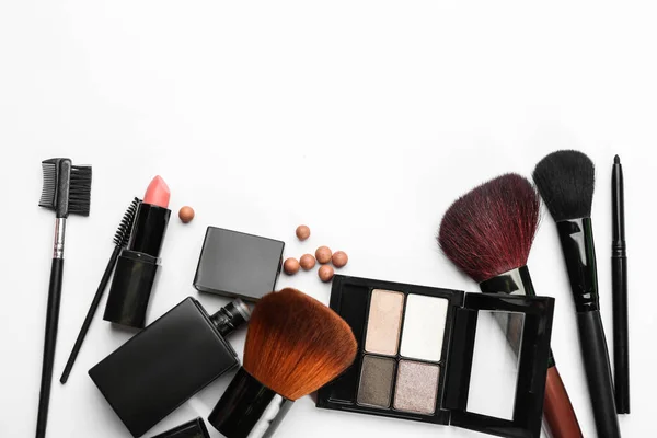 Decoratieve cosmetica en hulpmiddelen — Stockfoto