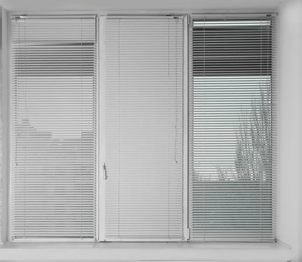Window with venetian blinds — Stock Photo, Image