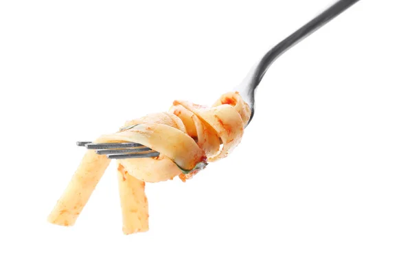 Vork met heerlijke pasta en tomaat saus op witte achtergrond — Stockfoto