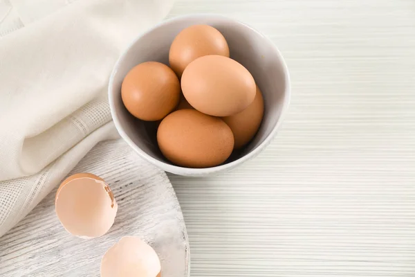 Bowl with chicken eggs — Stock Photo, Image