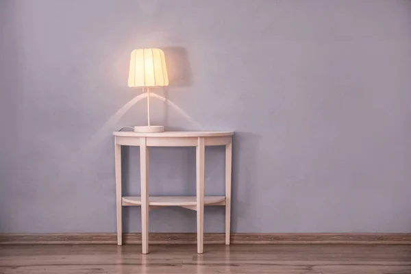 Elegante lámpara de mesa —  Fotos de Stock