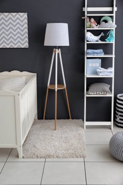 Çocuk odası iç beşik ve raf ünitesi ile