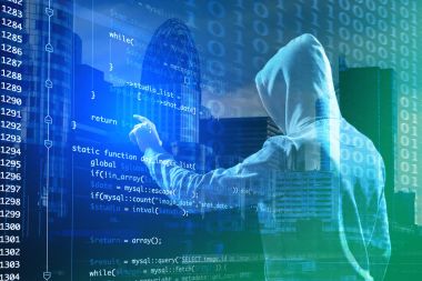 Çift pozlama hacker sanal ekran ve cityscape görünümü kodu ile çalışma. Siber saldırı ve güvenlik kavramı 
