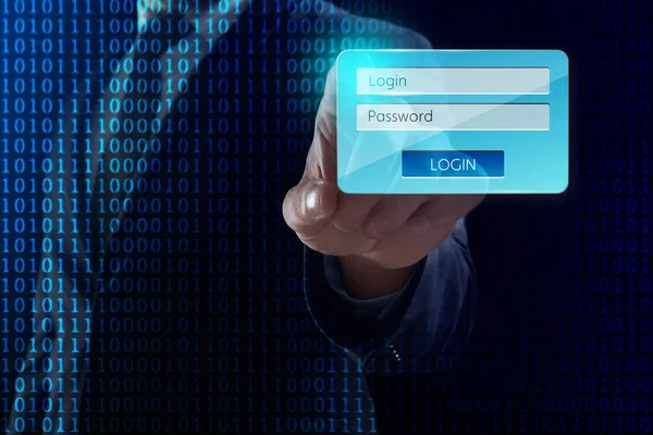 Homme d'affaires entrant login et mot de passe sur écran virtuel sur fond sombre. Concept de cyberattaque et de sécurité — Photo