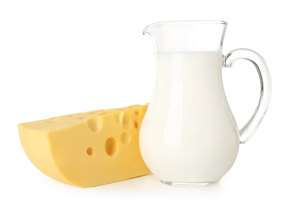 Beyaz zemin üzerine süt ve süt ürünleri — Stok fotoğraf