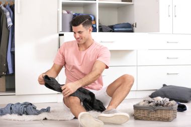 Adam toplama kıyafeti  