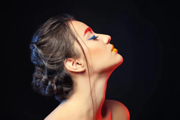 Young woman with dyed eyebrows — Stock Photo, Image