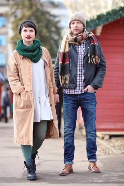 Nettes Junges Paar Warmer Kleidung Freien — Stockfoto