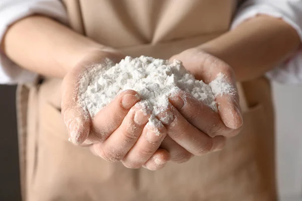 Woman Holding Wheat Flour Closeup — Stock Photo, Image