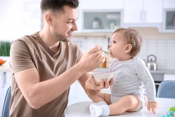 Father Feeding His Little Son Kitchen — Stock Photo, Image