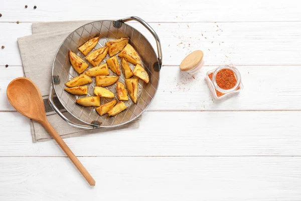 Блюдо Вкусной Духовкой Запеченный Картофель Столе — стоковое фото