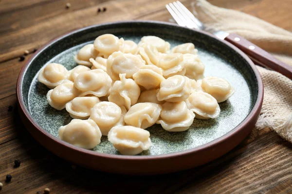 Plaat Met Smakelijke Vlees Dumplings Tafel — Stockfoto