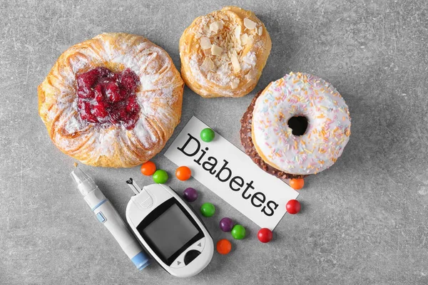 Digitální Glukometr Karta Slovo Diabetes Sladkosti Stole — Stock fotografie