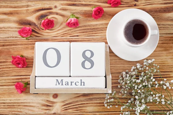 Calendario Bloques Taza Café Flores Sobre Fondo Madera Celebración Del — Foto de Stock