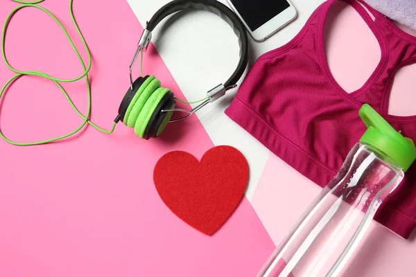 Roba Palestra Cuore Rosso Sfondo Colori Concetto Allenamento Cardio — Foto Stock