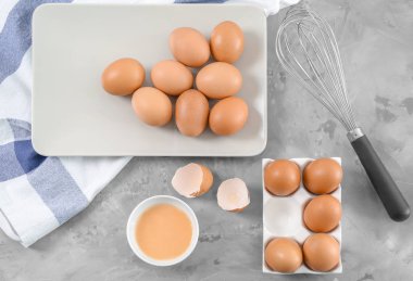 Tavuk yumurtası tablo ile kompozisyon